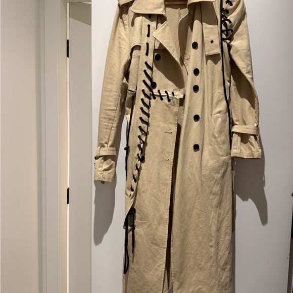 AKIRA - SUPERMODEL LACE UP TRENCH COAT - Picture 8 of 9